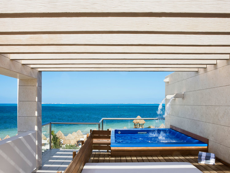 Terrasse avec vue sur mer Suite et piscine privée