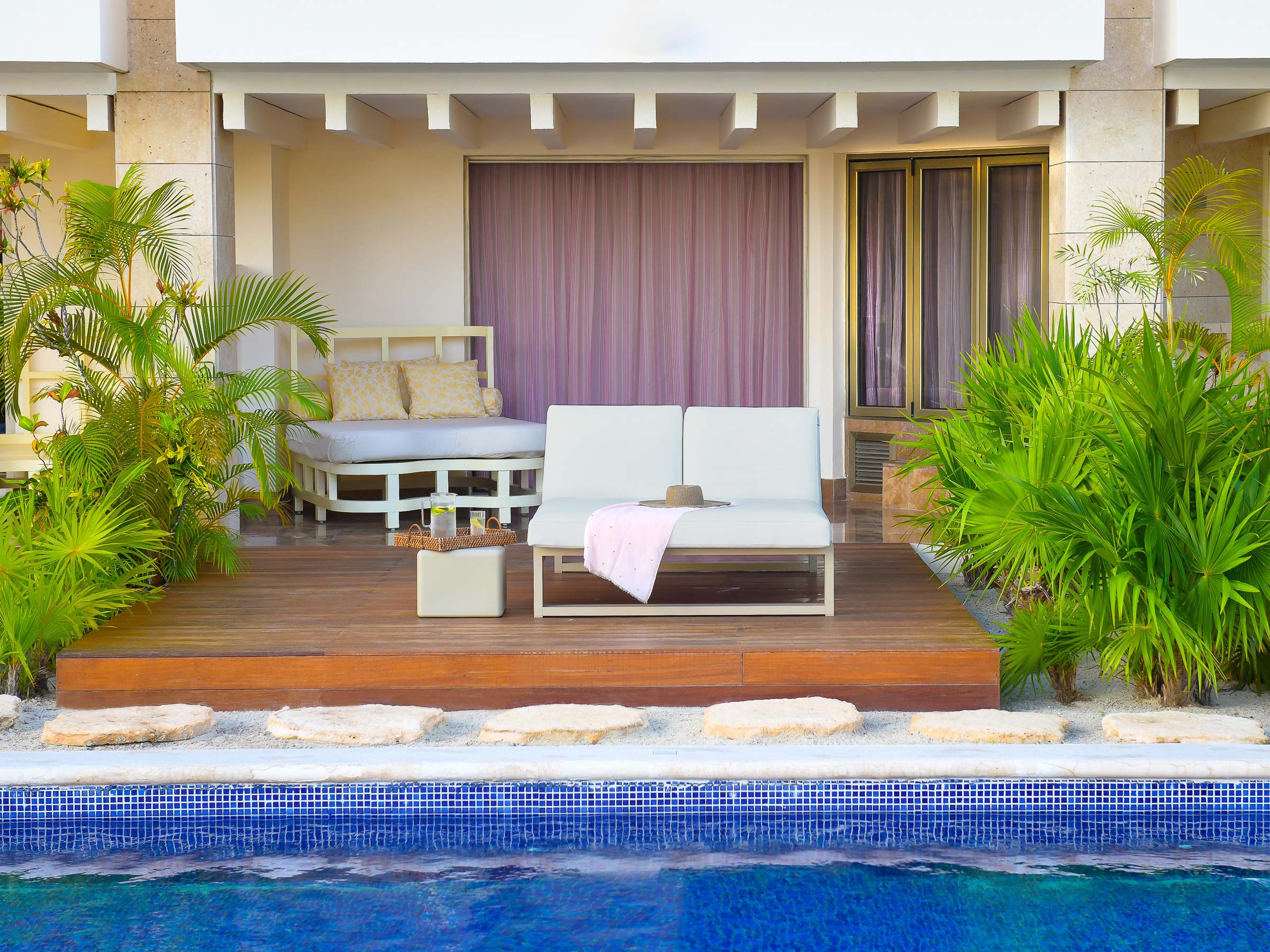 swim-up-suite-suites-beloved-playa-mujeres